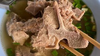 【実録】バックパッカーの日常｜タイで発見！究極の「筋肉飯」レンセープ